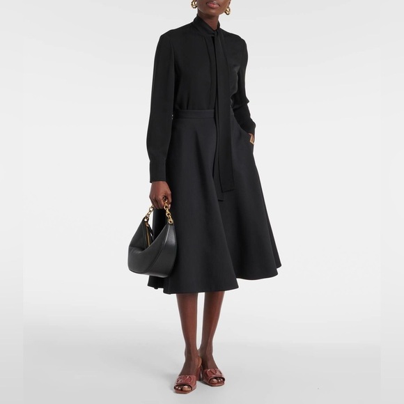 VALENTINO VLOGO 60 PATENT SANDAL 
Size: 39 EU (fits US 8.5 – 9) - Picture 9 of 9